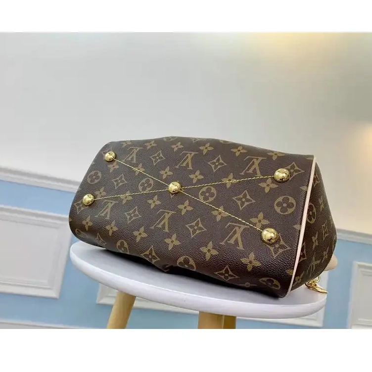 19T1L0212 LV Bags 0821